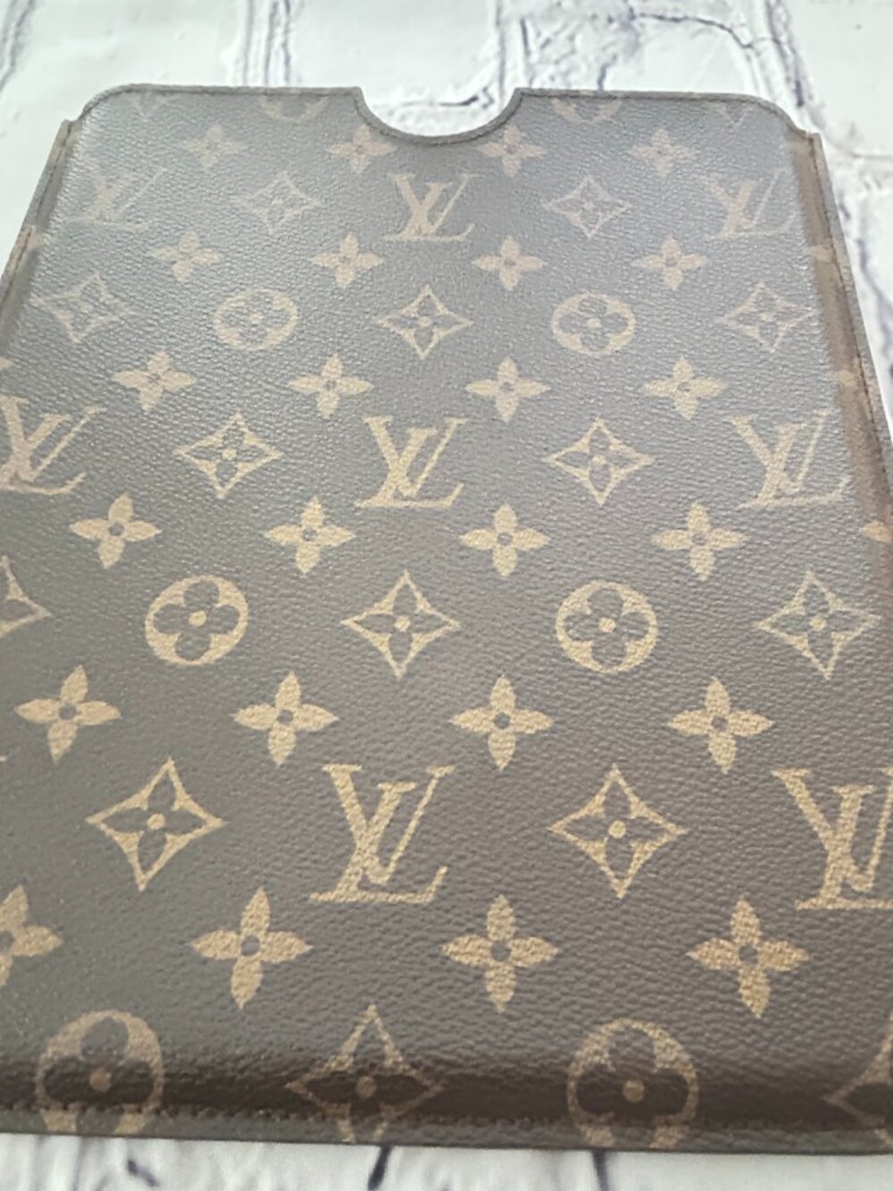 Louis Vuitton Monogram Canvas iPad Hard Case with Dust Bag - Picture 5 of 16